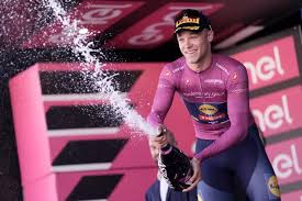 Nouveau record du monde établi par Jonathan Milan